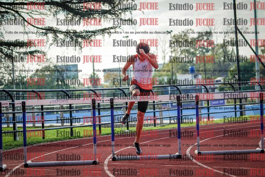 Fotos de los 400 m con vallas de varones
