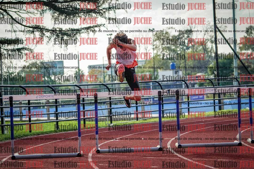 Fotos de los 400 m con vallas de varones