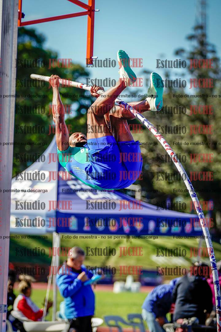 Fotos del salto con garrocha de varones - deca 8