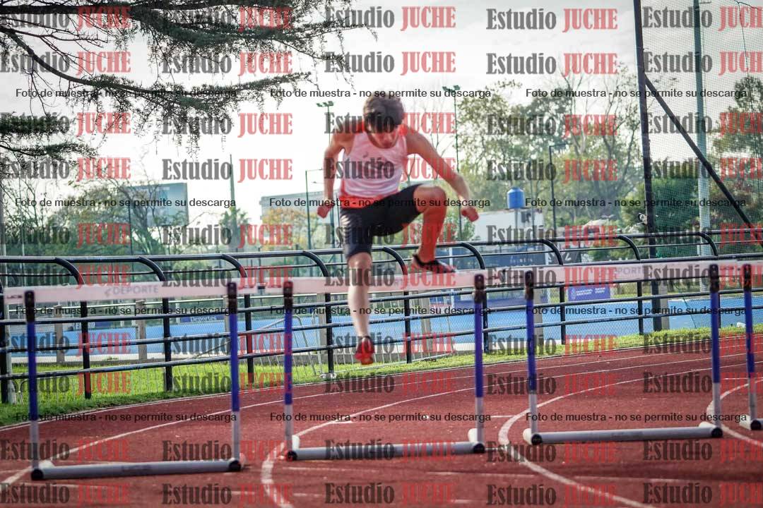 Fotos de los 400 m con vallas de varones