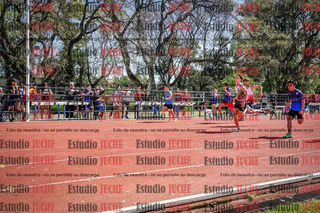 Fotos de los 80 m llanos de varones