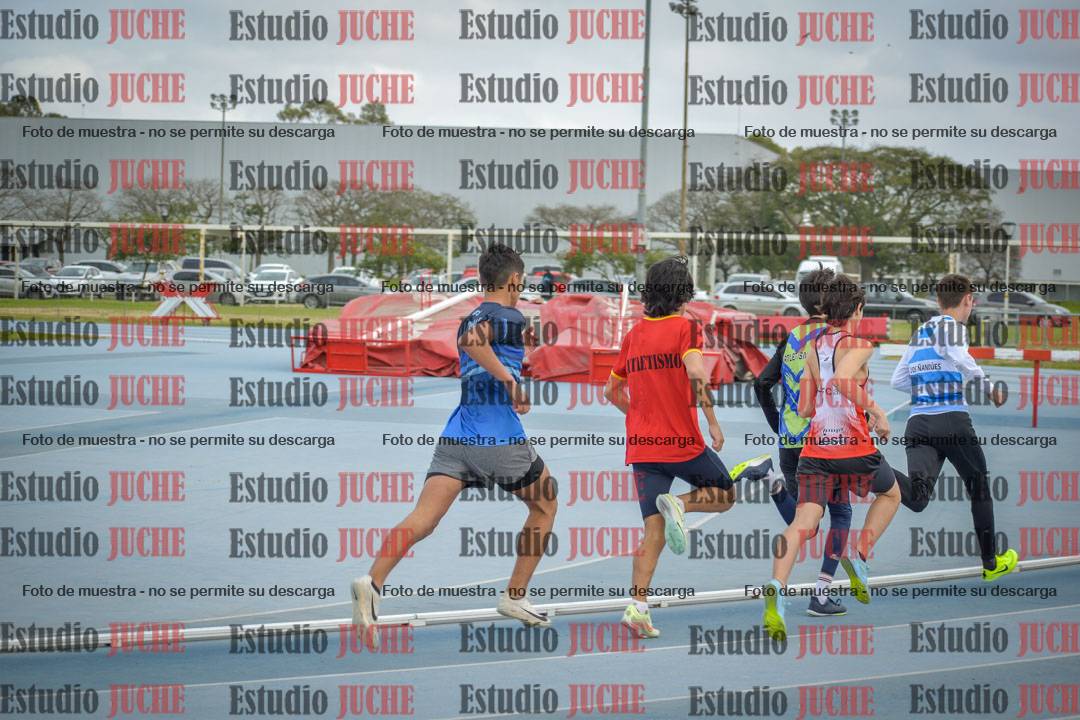 Fotos de los 600 m llanos de varones