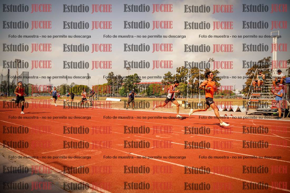 Fotos de los 400 m llanos de varones