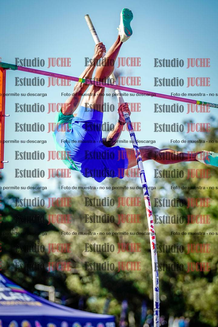 Fotos del salto con garrocha de varones - deca 8