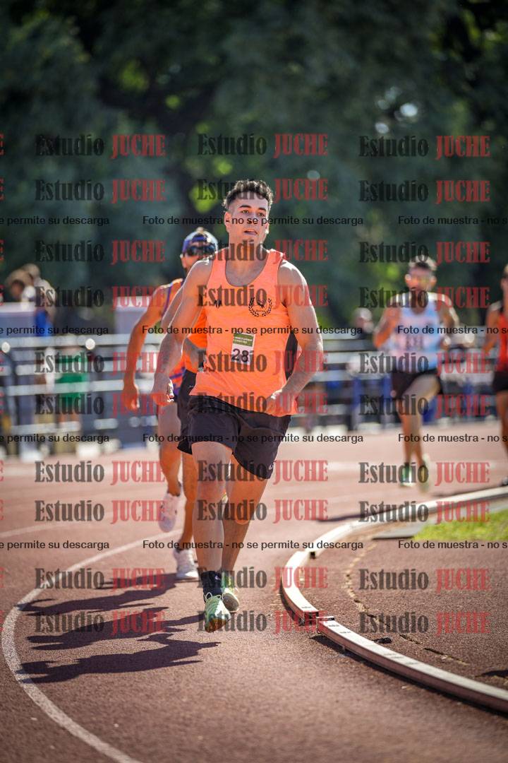 Fotos de los 800 m llanos de varones