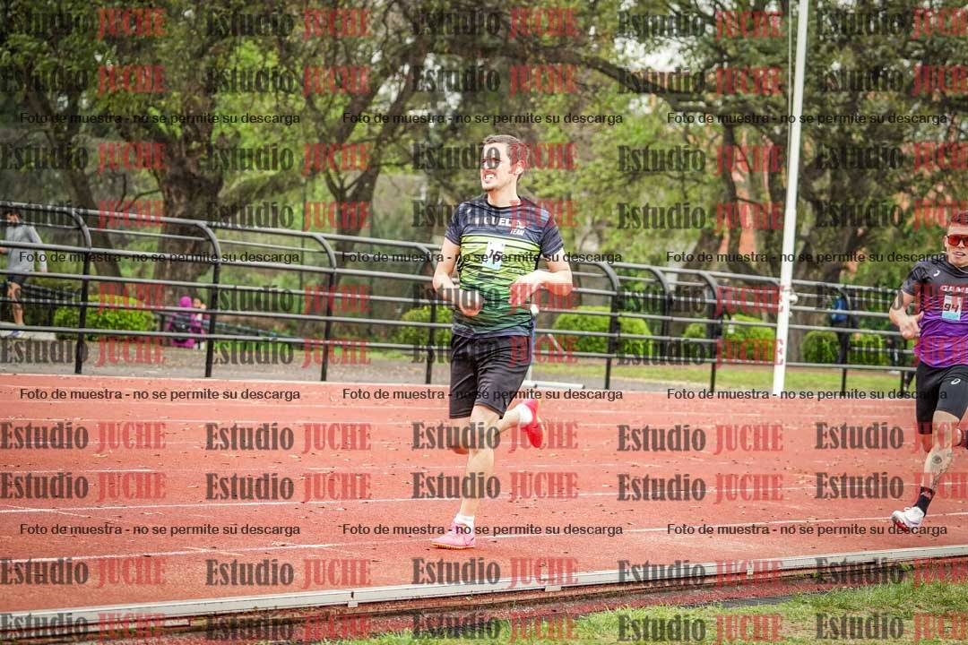 Fotos de los 800 m llanos de varones