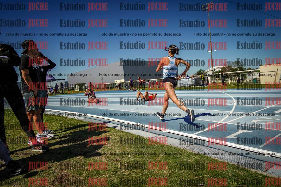 Fotos de los 5000 m de mujeres y varones - serie 2