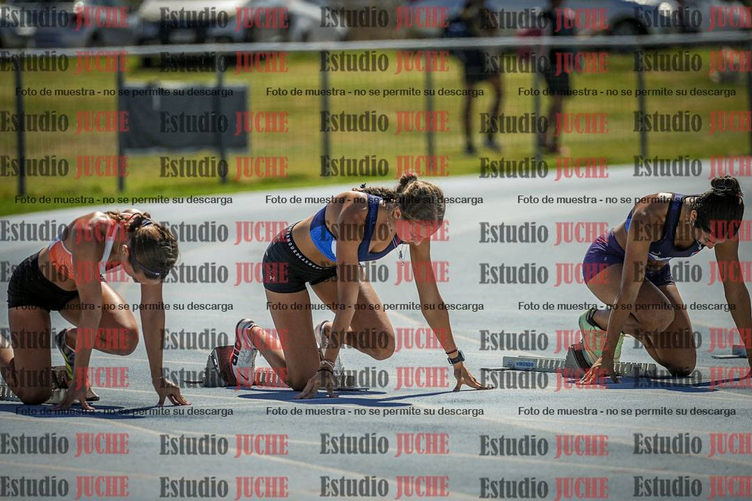 Fotos de los 100 m con vallas de mujeres - serie 1