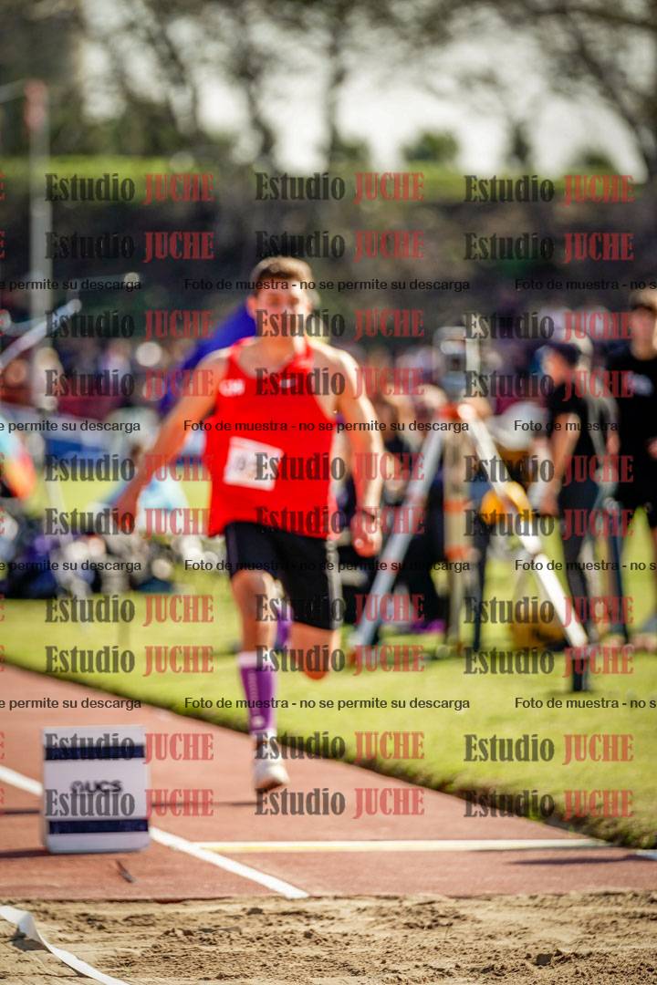 Fotos del salto en largo de varones - deca 2