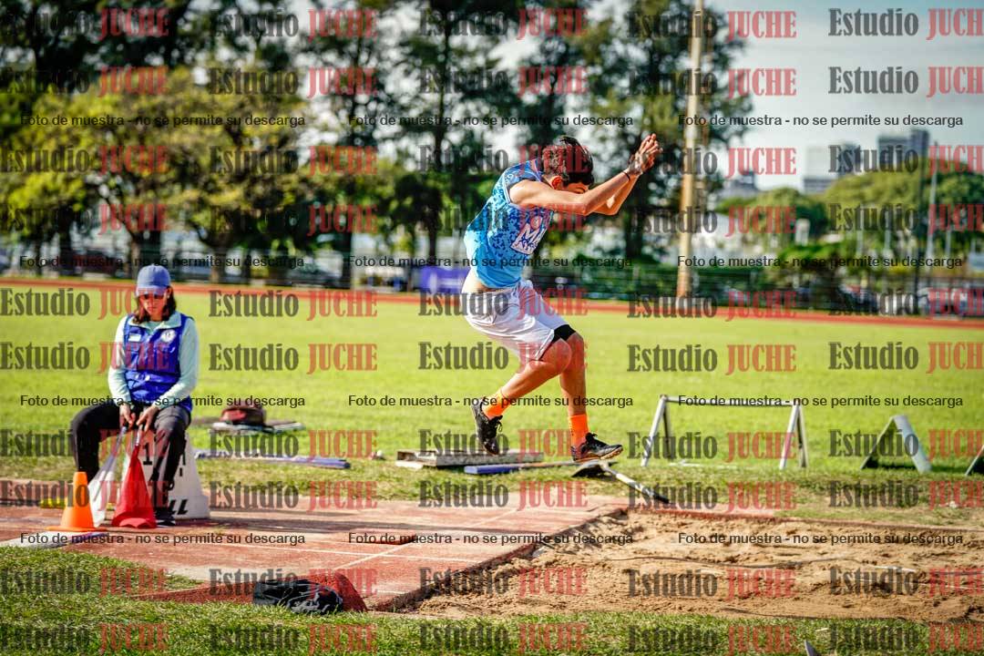 Fotos del salto en largo de varones