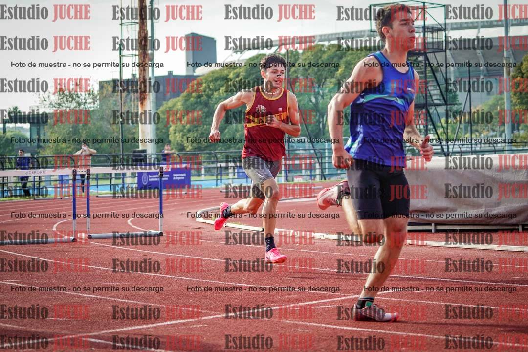 Fotos de los 400 m con vallas de varones