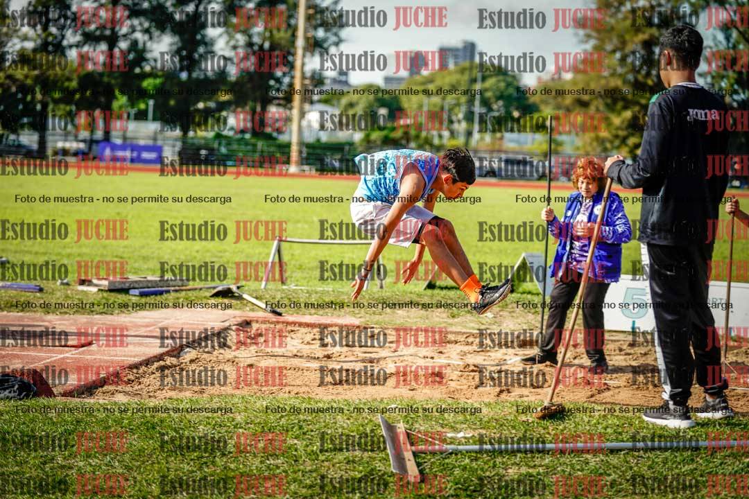 Fotos del salto en largo de varones