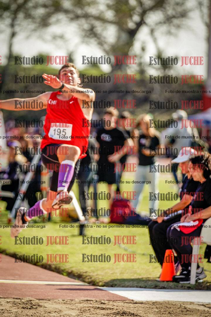 Fotos del salto en largo de varones - deca 2