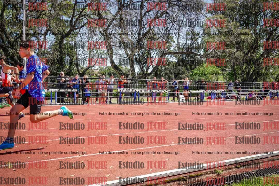Fotos de los 80 m llanos de varones