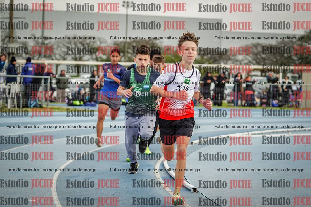 Fotos de los 600 m llanos de varones