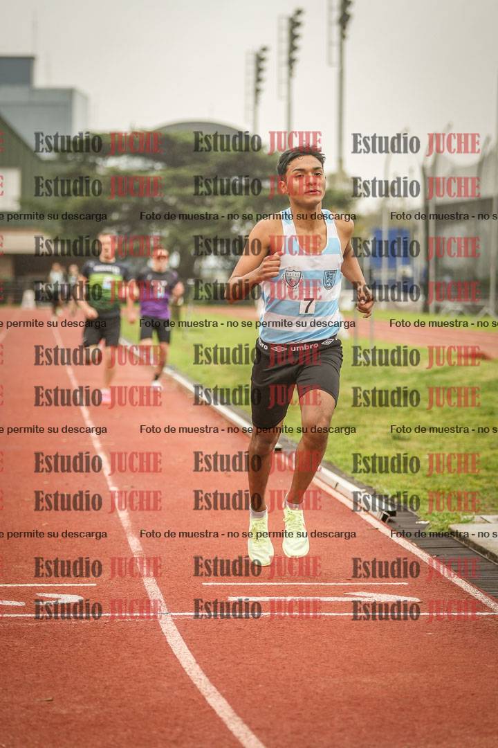 Fotos de los 800 m llanos de varones