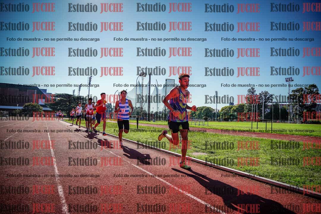 Fotos de los 2400 m llanos de varones