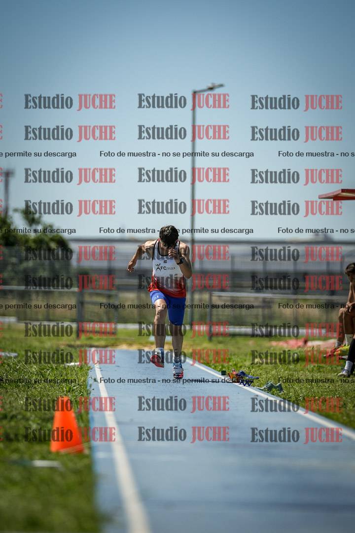 Fotos del salto triple de varones y mujeres - todas las tablas
