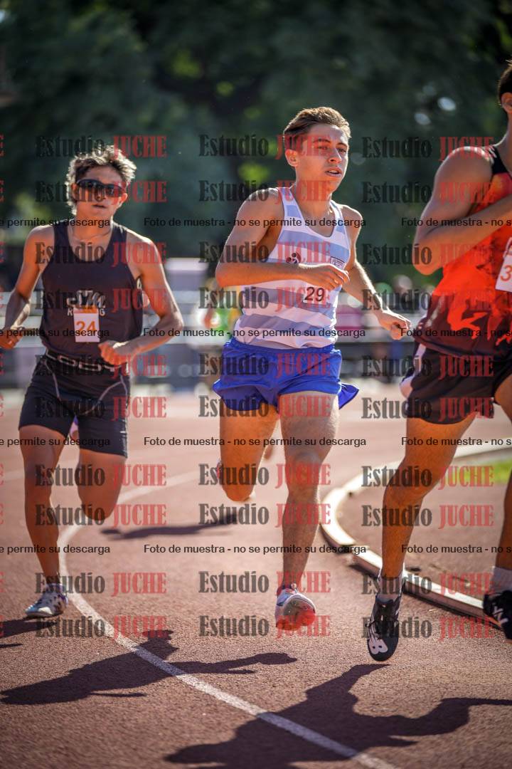 Fotos de los 800 m llanos de varones