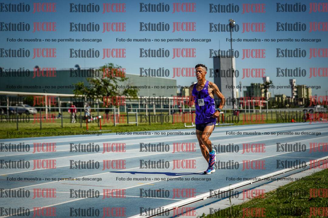 Fotos de los 5000 m de mujeres y varones - serie 2