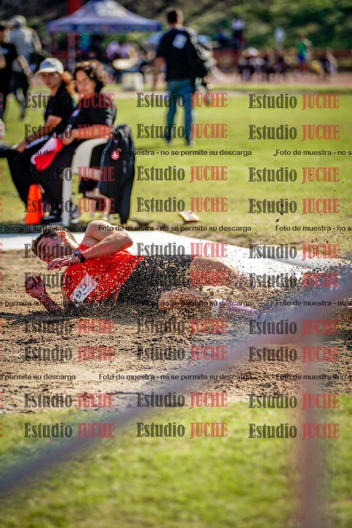Fotos del salto en largo de varones - deca 2