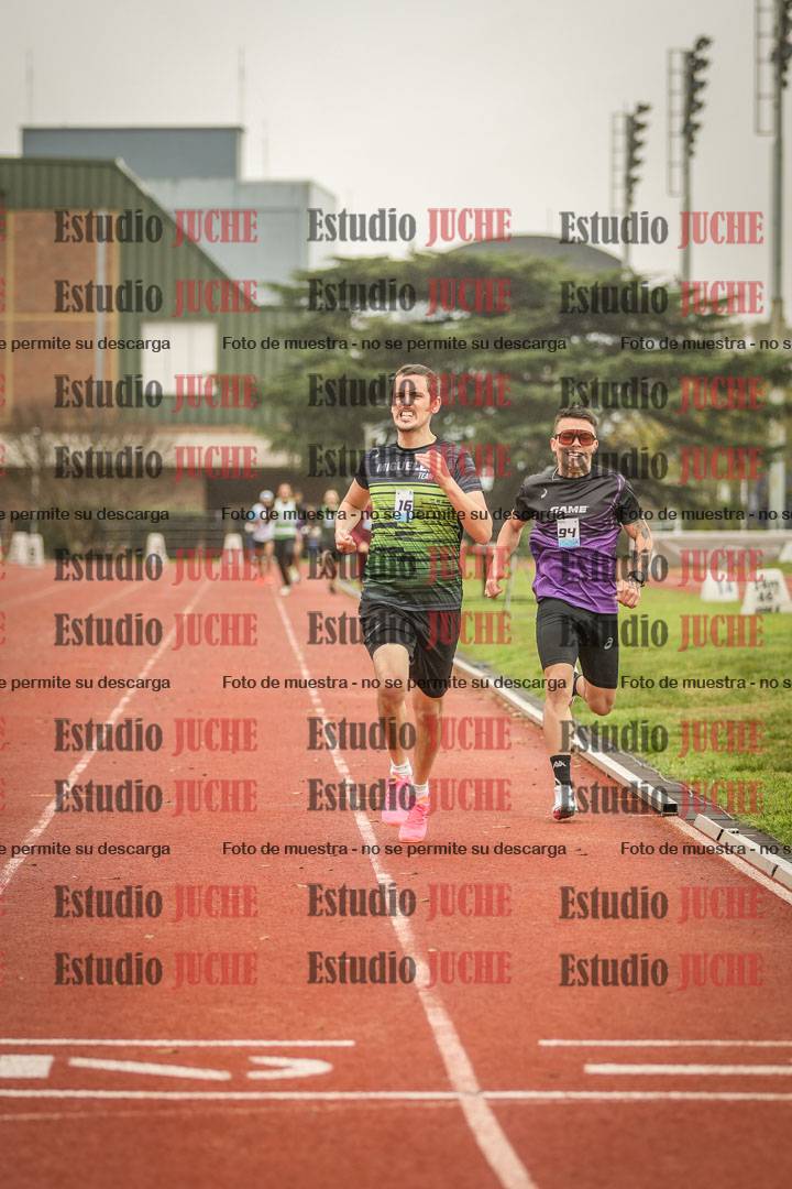 Fotos de los 800 m llanos de varones