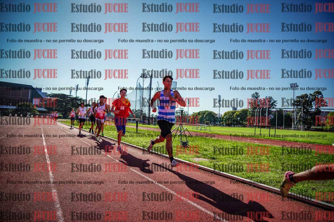 Fotos de los 2400 m llanos de varones