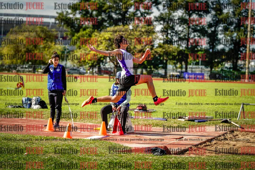 Fotos del salto en largo de varones