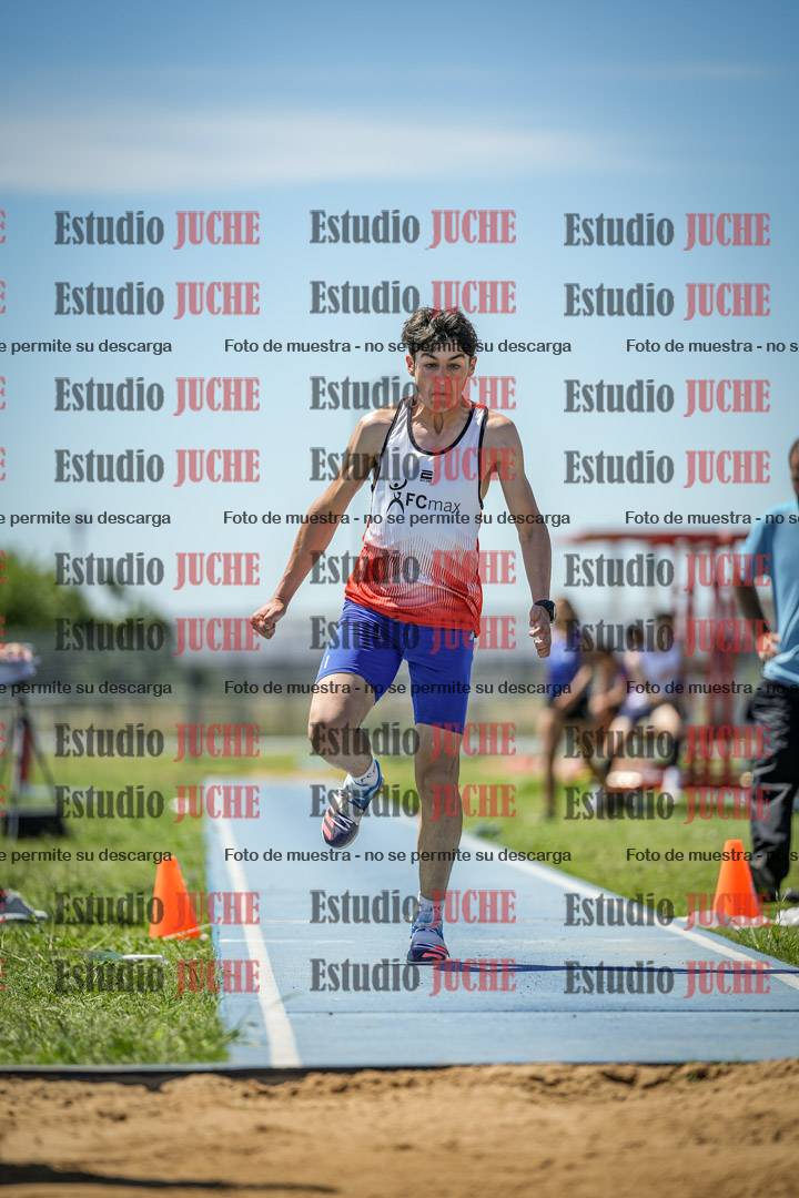 Fotos del salto triple de varones y mujeres - todas las tablas