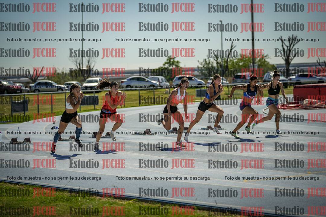 Fotos de los 100 m con vallas de mujeres - serie 1
