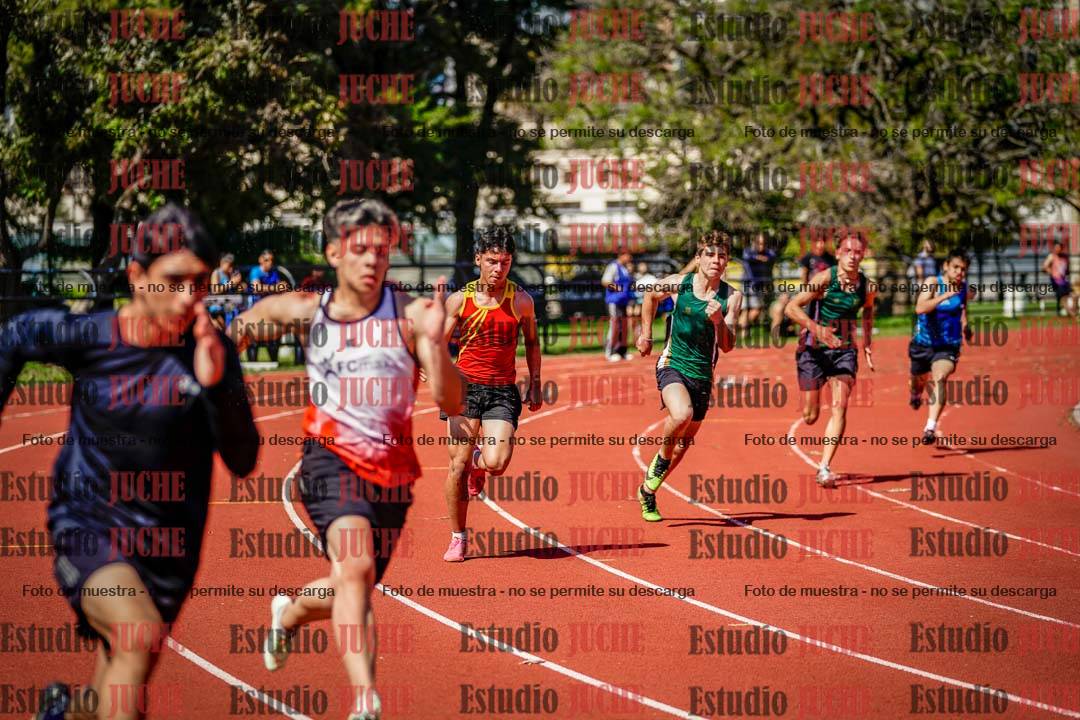 Fotos de los 200 m llanos de varones