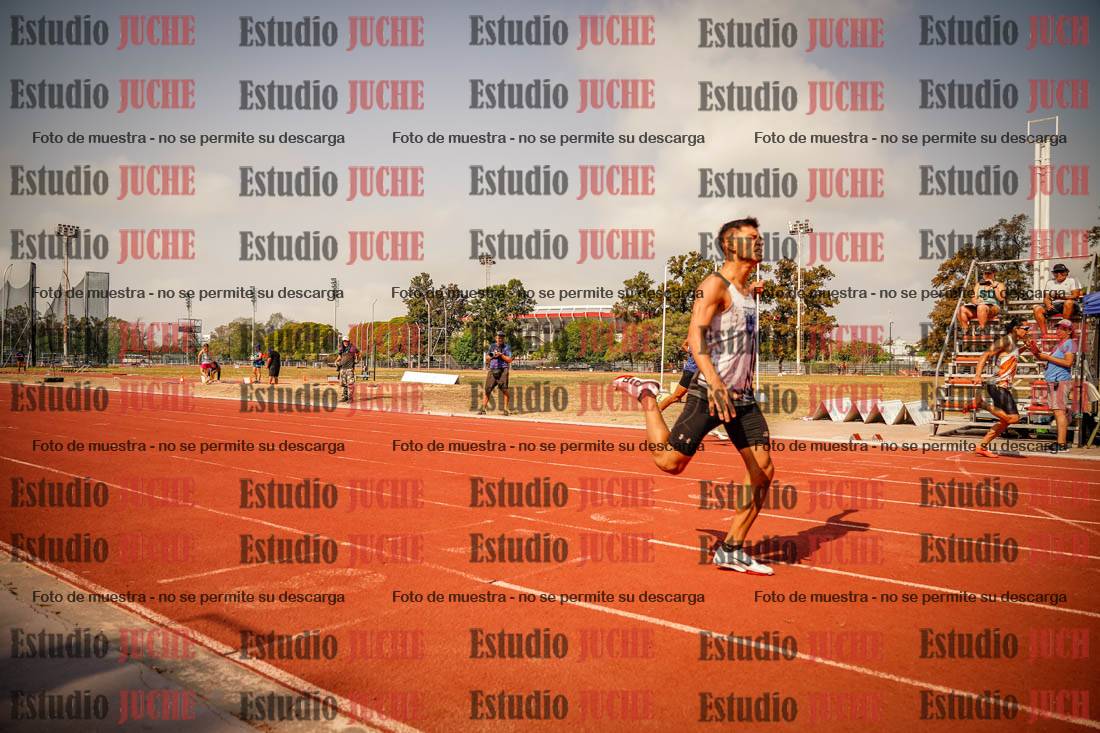 Fotos de los 400 m llanos de varones