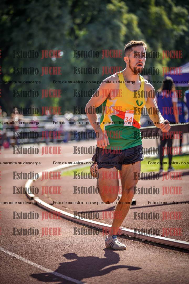 Fotos de los 800 m llanos de varones