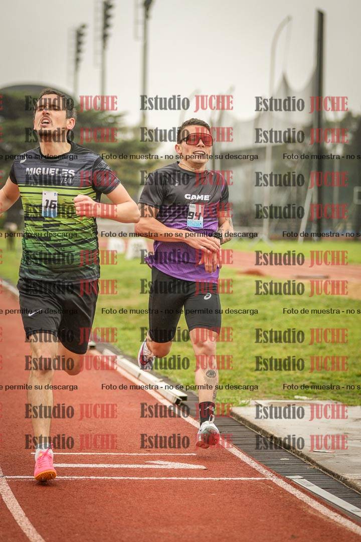 Fotos de los 800 m llanos de varones
