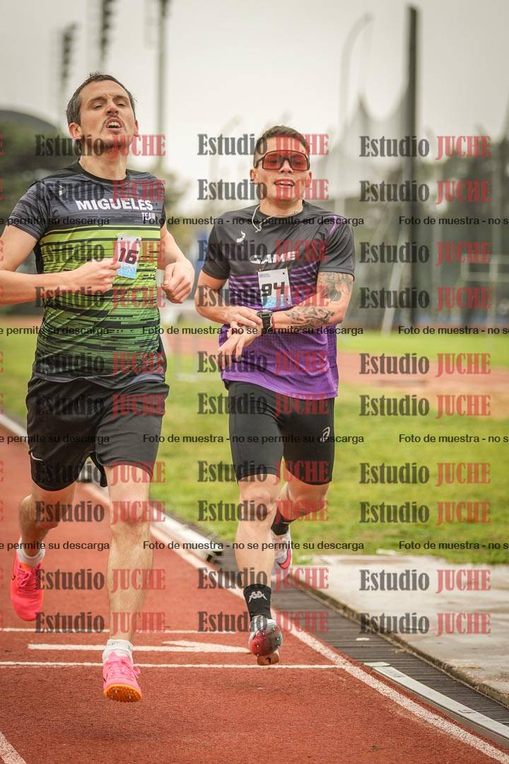 Fotos de los 800 m llanos de varones