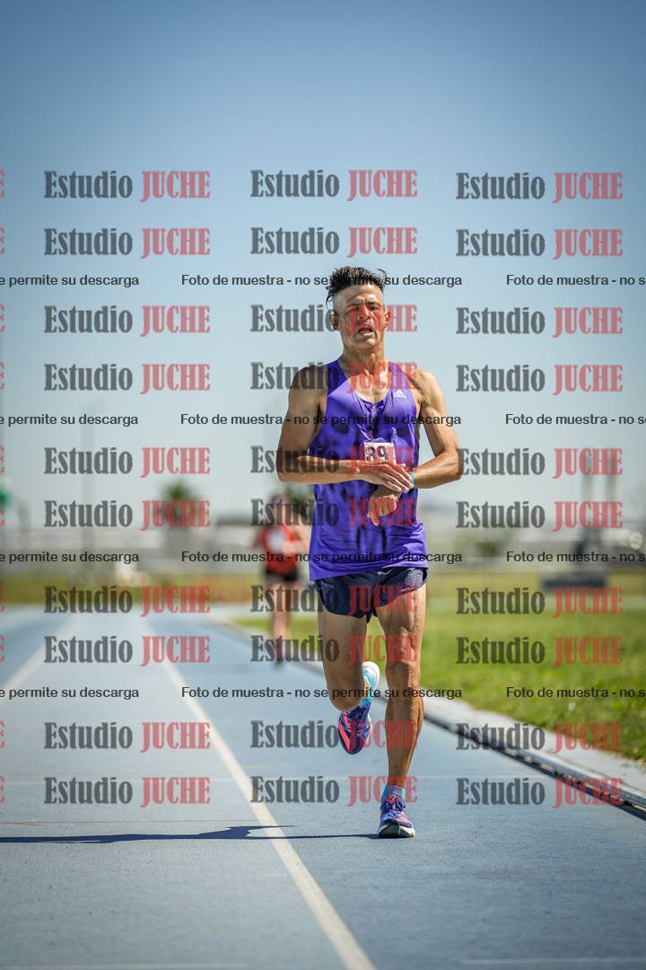 Fotos de los 5000 m de mujeres y varones - serie 2