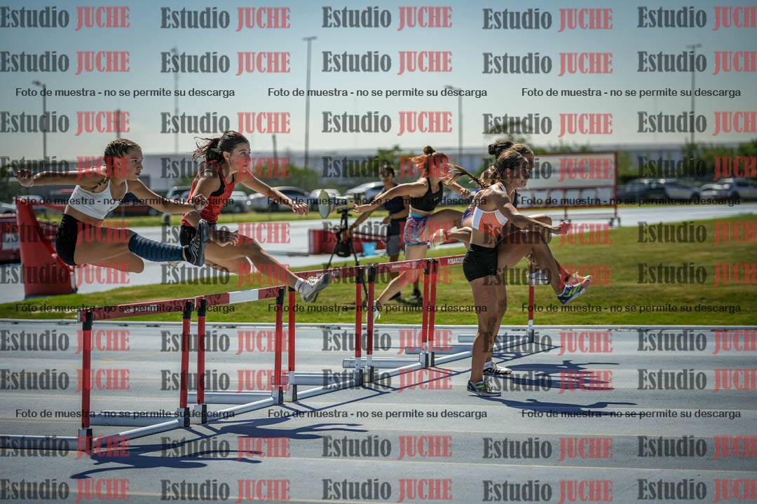 Fotos de los 100 m con vallas de mujeres - serie 1