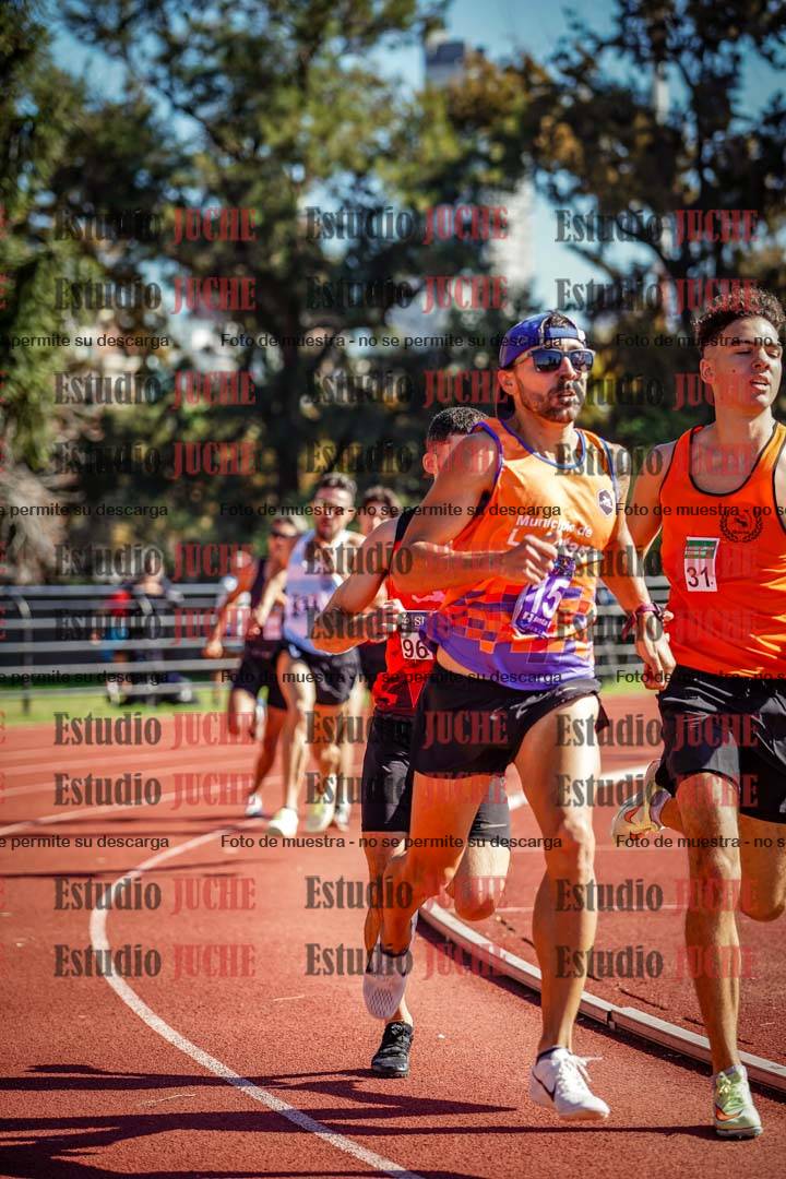 Fotos de los 800 m llanos de varones