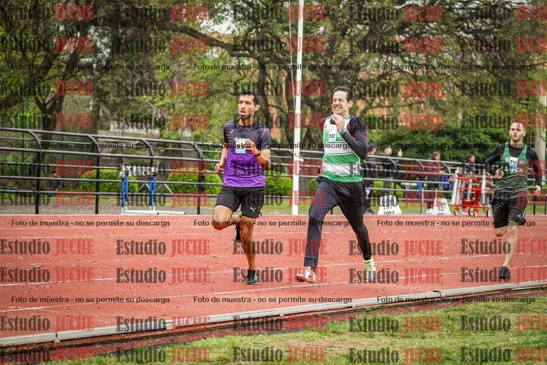 Fotos de los 800 m llanos de varones