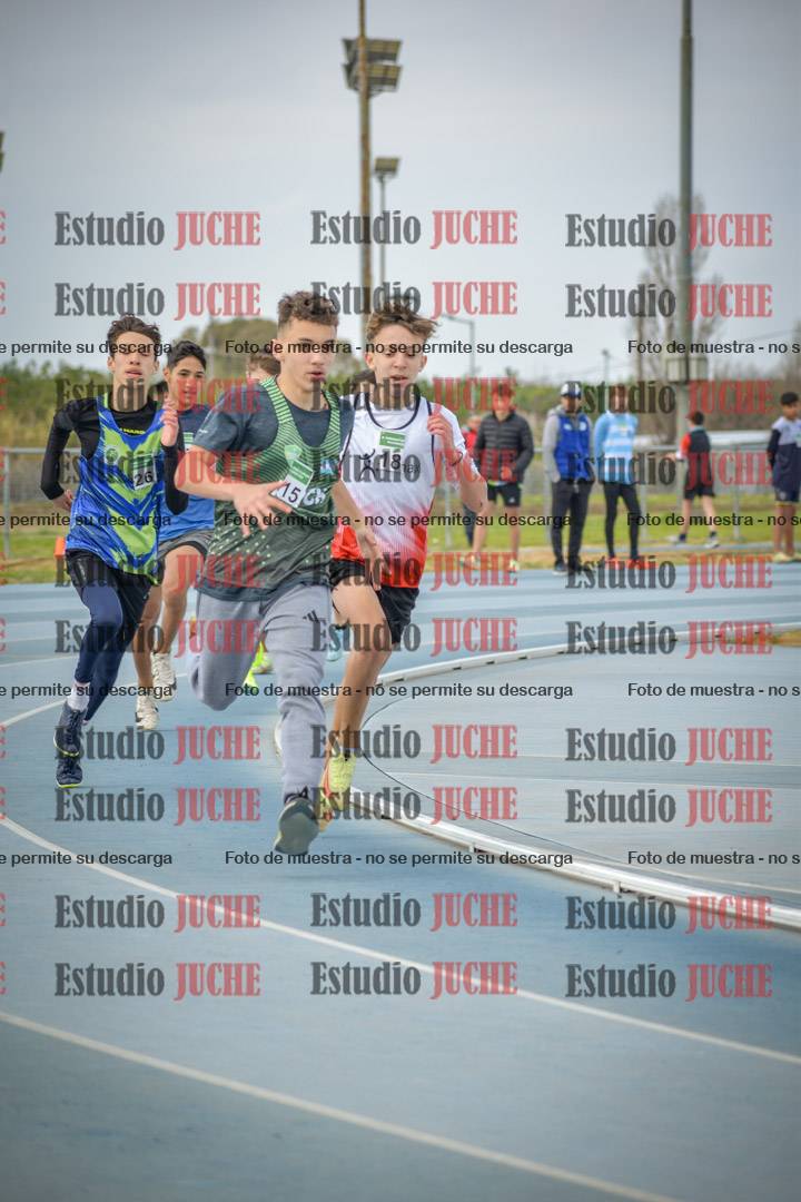 Fotos de los 600 m llanos de varones