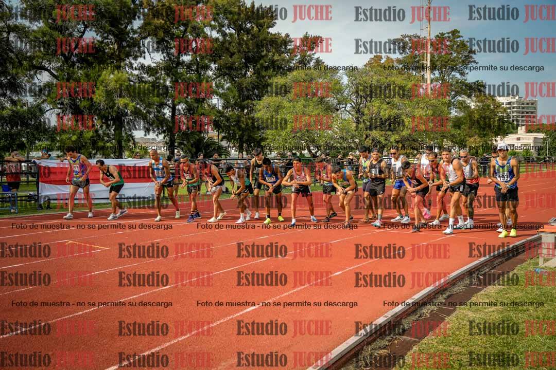 Fotos de los 3000 m llanos de varones