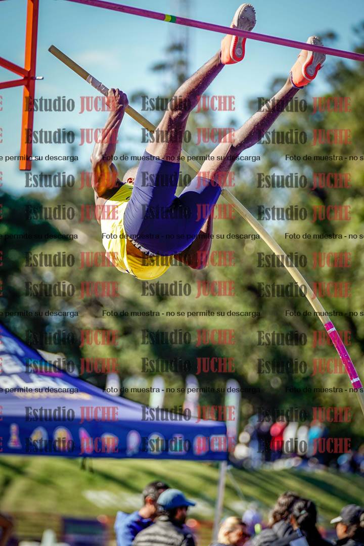 Fotos del salto con garrocha de varones - deca 8
