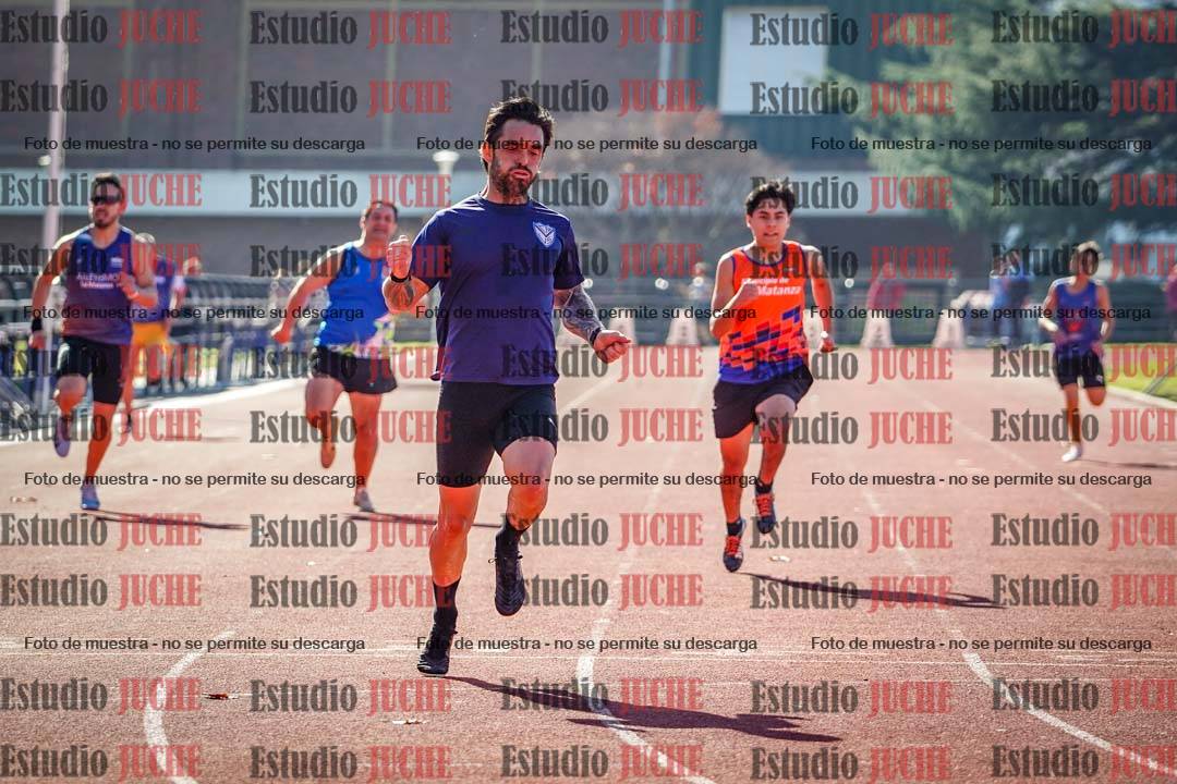 Fotos de los 200 m llanos de varones