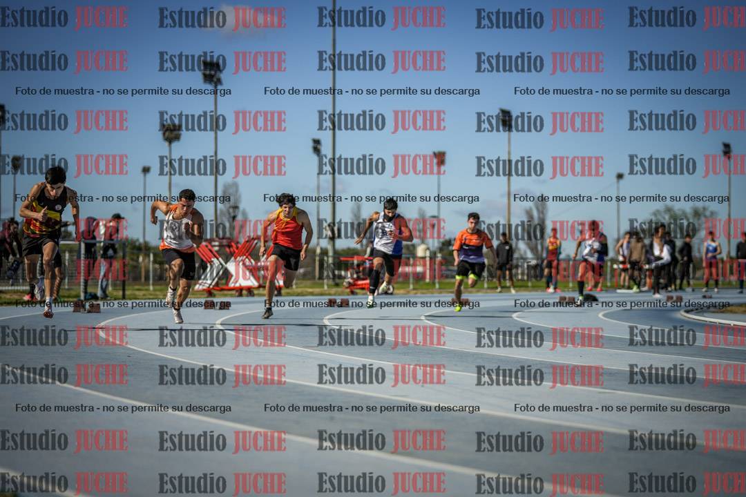 Fotos de los 200 m llanos de varones