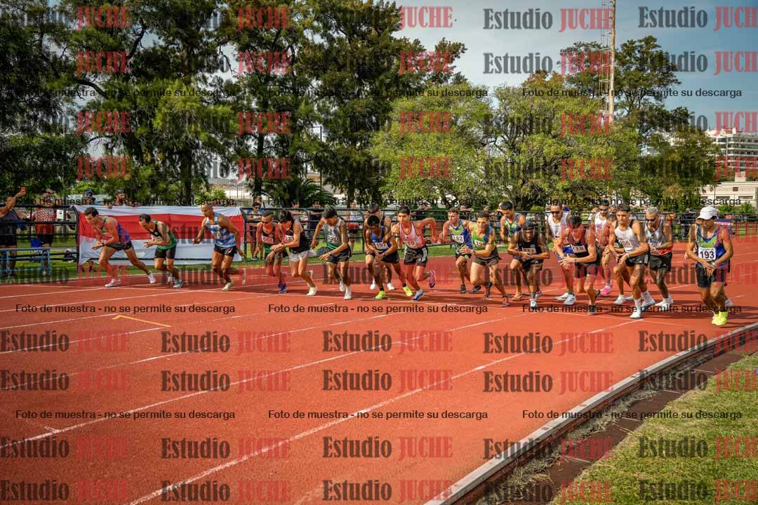 Fotos de los 3000 m llanos de varones