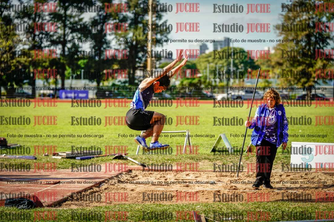 Fotos del salto en largo de varones