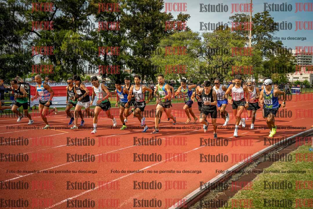 Fotos de los 3000 m llanos de varones