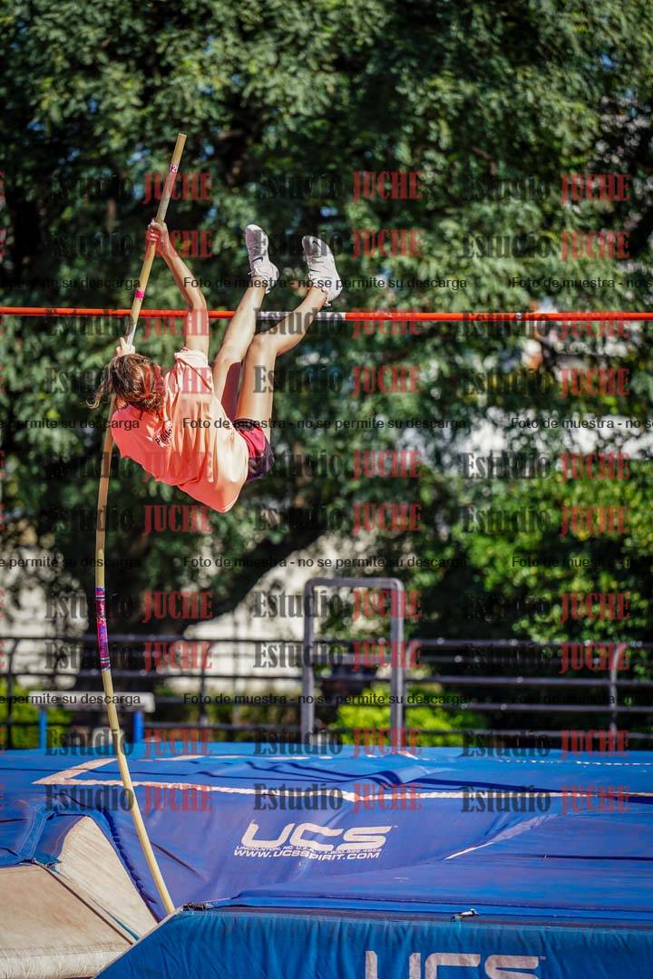 Fotos del salto con garrocha de mujeres y varones