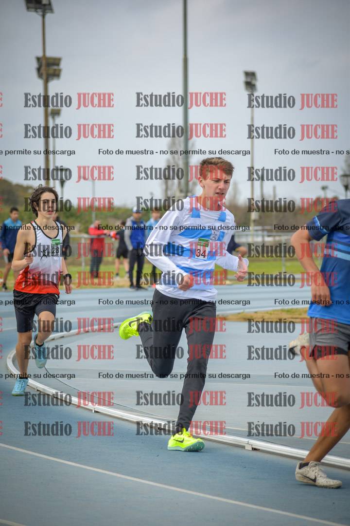 Fotos de los 600 m llanos de varones