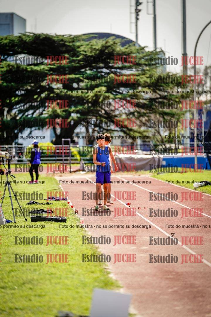 Fotos del salto en largo de varones